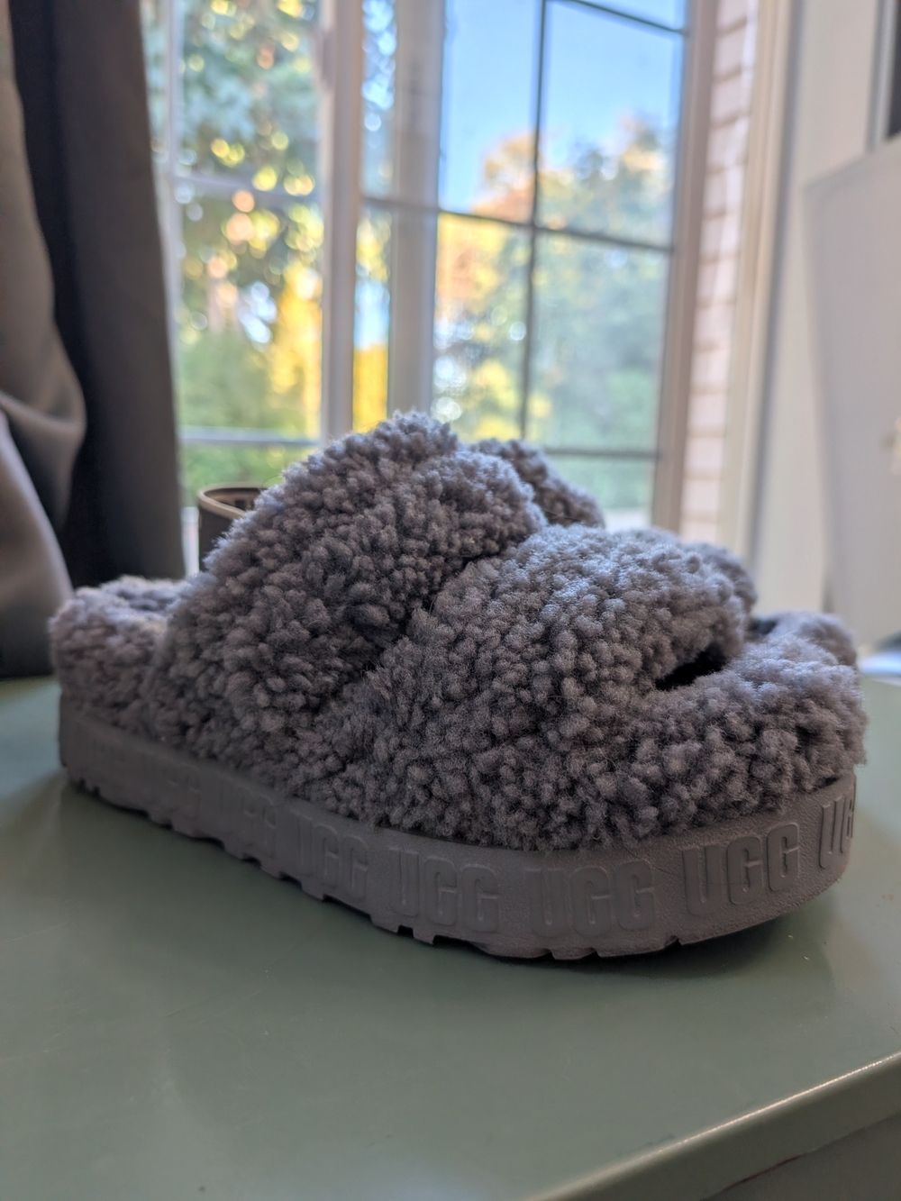 UGG Fluff Yeah Slide Charcoal Gray Sheepskin Platform Slippers Sandals SZ 8
